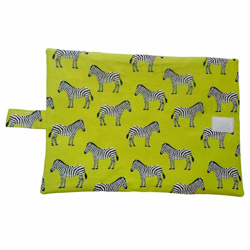 Protège carnet de santé vert motif zèbres made in France