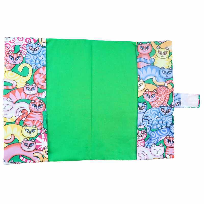 Protège carnet de santé vert motif chats
