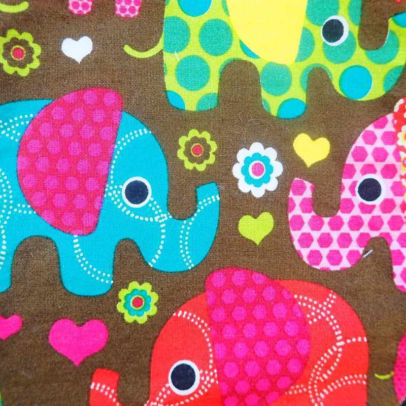 Doudou plat marron éléphants multicolores