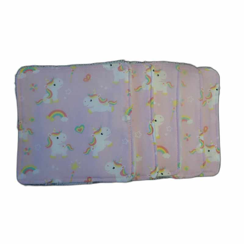 Cinq lingettes lavables roses bébés licornes