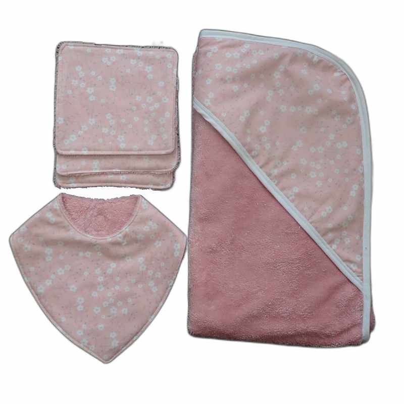 Coffret naissance rose 5 pièces motif fleurs
